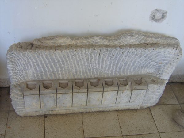 חנוכיה (בסגנון תימני)
